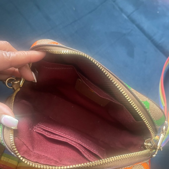 COACH SIGNATURE RAINBOW 🌈 - EUC - Picture 6 of 10